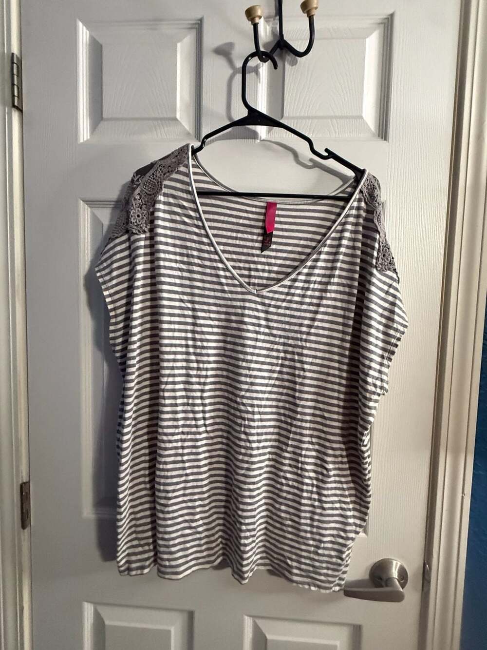 Gray And White Striped V-Neck Tunic Top With Crochet Shoulder Details Size 3